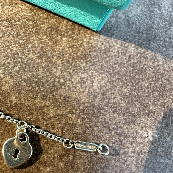 Authentic Tiffany & Co. Tiffany Notes Charm Bracelet Sz M - Picture 2 of 3